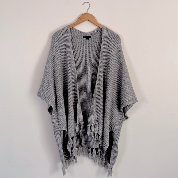 American Eagle Fringe Hem Knit Oversized Cardigan - Picture 2 of 8